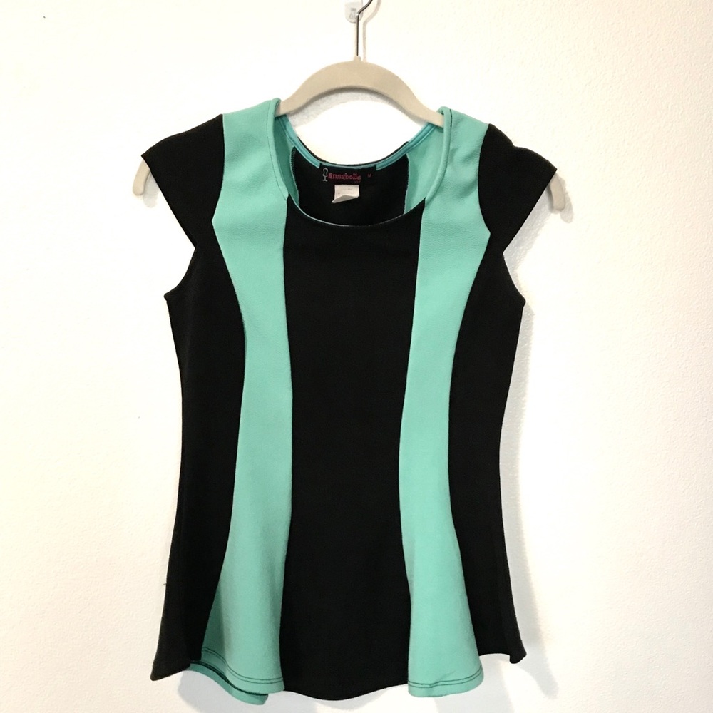 Form fitting flare top